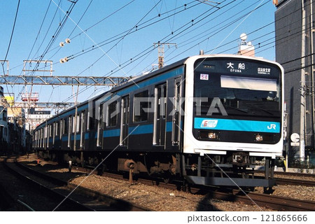 京濱東北線 209 系列往大船方向行駛 121865666