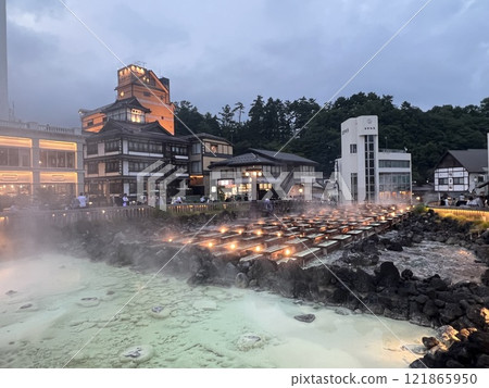 草津溫泉湯畑點燈 121865950