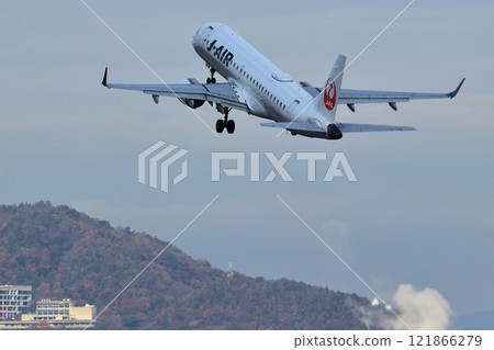 大阪國際機場日航飛機起飛天空公園 121866279