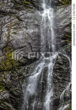Beautiful big waterfall Beautiful big waterfall 121867086