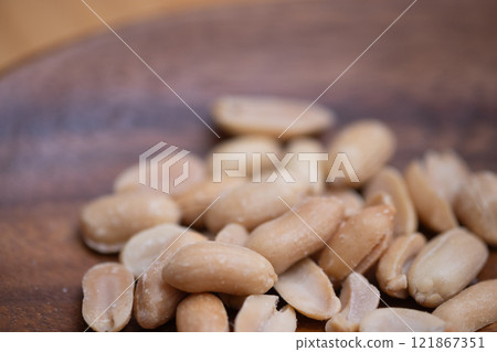 Image of buttered pea (stock photo) 121867351