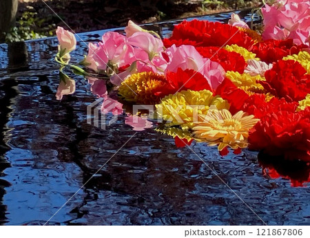 花手水與水面2 花手水與水面2 121867806