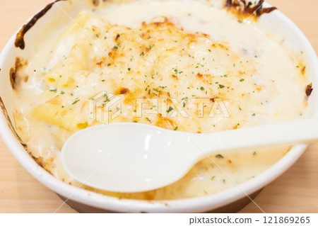 Delicious convenience store food: macaroni gratin Delicious convenience store food: macaroni gratin 121869265