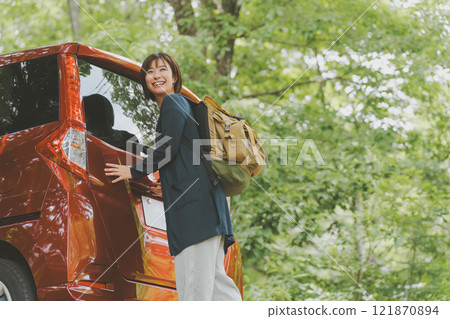 女性孤獨的旅行 121870894