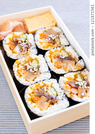 美味的壽司,厚卷 美味的壽司,厚卷 121871561
