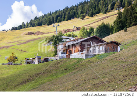 Dolomites Alpe di Siusi, Italy landscape, autumn Dolomites Alpe di Siusi, Italy landscape, autumn 121872568