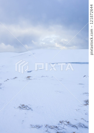 Snow scene of Tottori Sand Dunes in winter Tottori Prefecture Tottori Sand Dunes Snow scene of Tottori Sand Dunes in winter Tottori Prefecture Tottori Sand Dunes 121872644