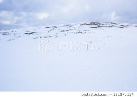 Snow scene of Tottori Sand Dunes in winter Tottori Prefecture Tottori Sand Dunes 121873134
