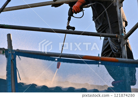 高壓清潔屋頂、房屋粉刷工作、屋頂瓦片 121874280