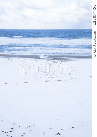 Snow scene of Tottori Sand Dunes in winter Tottori Prefecture Tottori Sand Dunes 121874450
