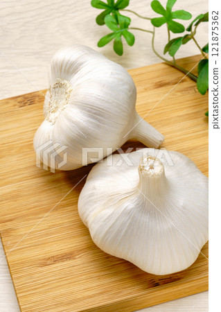 大蒜 121875362