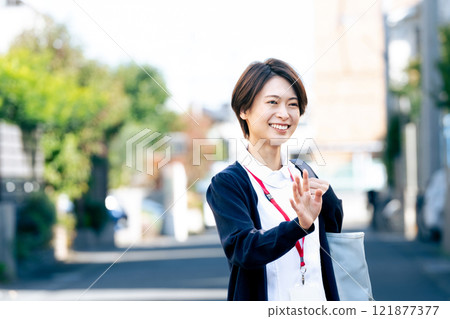 Female medical staff 121877377