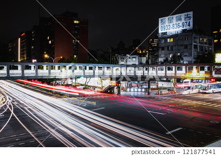 天橋車軌 121877541