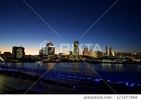 Night view of the Minato Mirai area from Osanbashi Pier 121877666