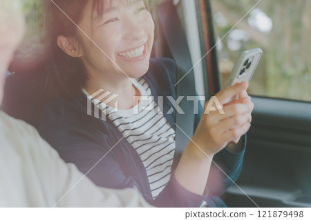 Women's journey 121879498