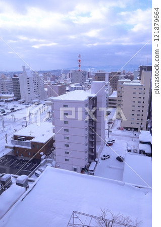 <Hokkaido> Asahikawa cityscape, snowy scenery 121879664