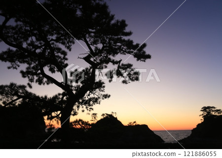 Dogashima sunset 121886055