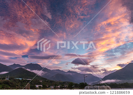 Sunset - Island where God resides - Yakushima, an offshore Alps (Summer) Sunset - Island where God resides - Yakushima, an offshore Alps (Summer) 121886659