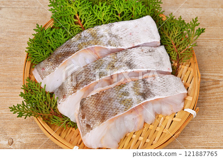 青森郡產生鱈魚、生鱈魚、生鱈魚、鱈魚、鱈魚、鱈魚、新鮮魚、魚片。 121887765