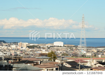 俯瞰太平洋的海濱小鎮 121887848