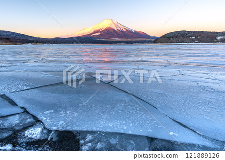 Red Mt. Fuji Lake Yamanaka Freezing Red Mt. Fuji Red Mt. Fuji Lake Yamanaka Freezing Red Mt. Fuji 121889126