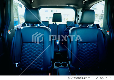 Minivan back seat 121889302