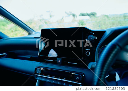 Minivan monitor display 121889303