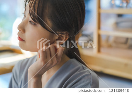 女性肖像 121889448