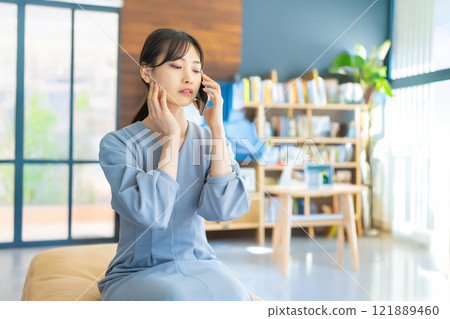 女性肖像 121889460
