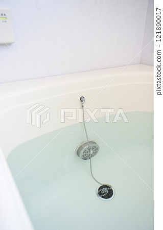 Bright bathroom 121890017