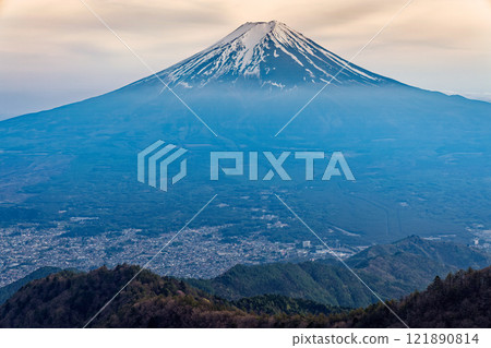 Mount Fuji in the evening light as seen from Mitsutoge Pass Mount Fuji in the evening light as seen from Mitsutoge Pass 121890814