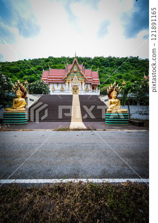 Stunning view of Wat Tham Khao Khiao in Saraburi, Thailand captured on October 7, 2023 121891165