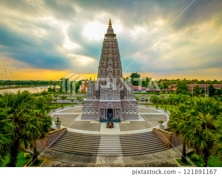 Exploring Wat Panyanantaram at sunset in Pathum Thani, Thailand on October 7, 2023 Exploring Wat Panyanantaram at sunset in Pathum Thani, Thailand on October 7, 2023 121891167