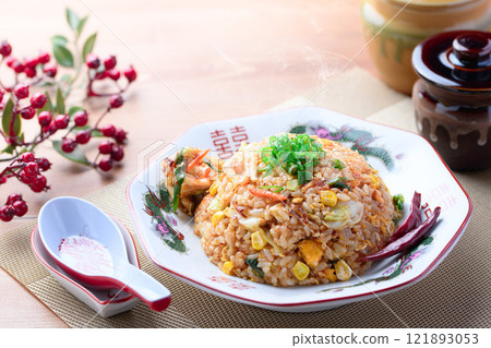 Fried rice with kimchi 121893053
