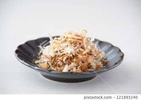 Sardine shavings 121893240