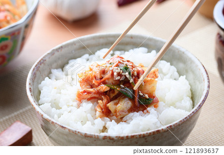Delicious, crunchy cabbage kimchi 121893637