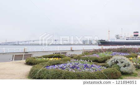 鮮花盛開的山下公園 121894051