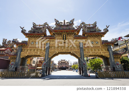Low-angle view of the Donglong Temple Archway in Donggang Township, Pingtung County, Taiwan, is worshiped by Lord Wen. Low-angle view of the Donglong Temple Archway in Donggang Township, Pingtung County, Taiwan, is worshiped by Lord Wen. 121894338