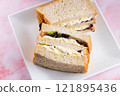Whole wheat bread egg sandwich 121895436