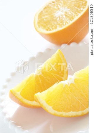 Cut orange 121896519