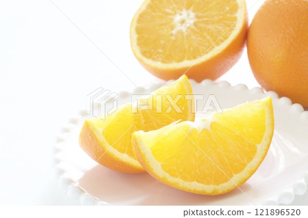 Cut orange 121896520