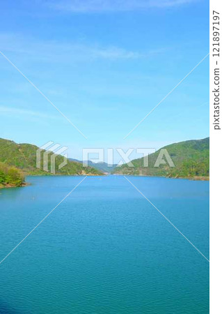 寒江水庫、月山湖、大噴泉、月山、西川町 121897197