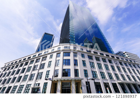 JP Tower and KITTE Marunouchi in front of the Marunouchi Station building at Tokyo Station 121898937