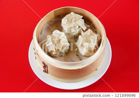 Shumai with scallops 121899096