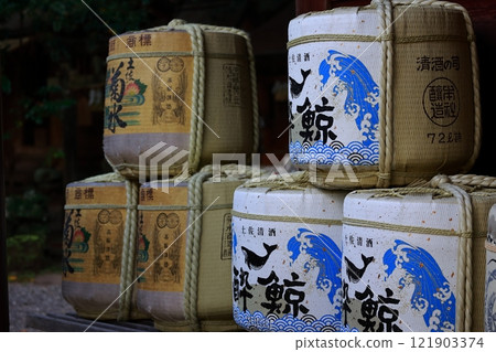 供奉神社的酒 121903374