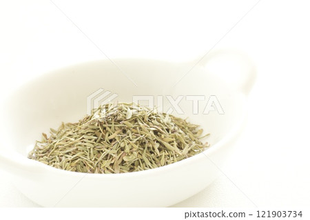 Dried thyme herb Dried thyme herb 121903734