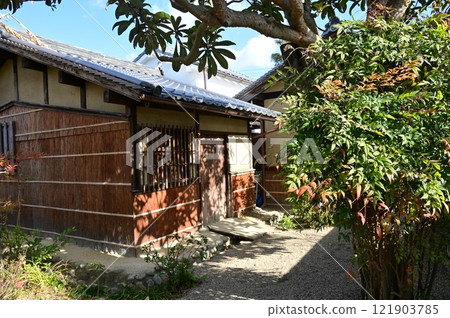 史蹟 芭蕉誕生地(松尾芭蕉出生地) 史蹟 芭蕉誕生地(松尾芭蕉出生地) 121903785
