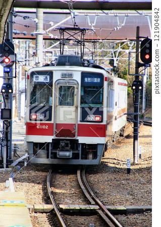 At Kinugawa Onsen Station... 6050 series train At Kinugawa Onsen Station... 6050 series train 121904842