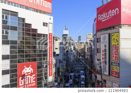 難波南三街沿線的大阪電器街（大阪府大阪市中央區、浪速區） 121904983