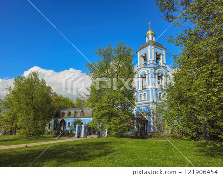 Spring in the city park in Tsaritsyno. Moscow. Spring in the city park in Tsaritsyno. Moscow. 121906454
